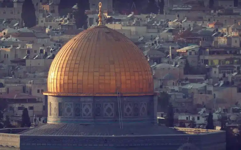 Iconic-Dome-of-the-Rock-Temple-Mount-view.