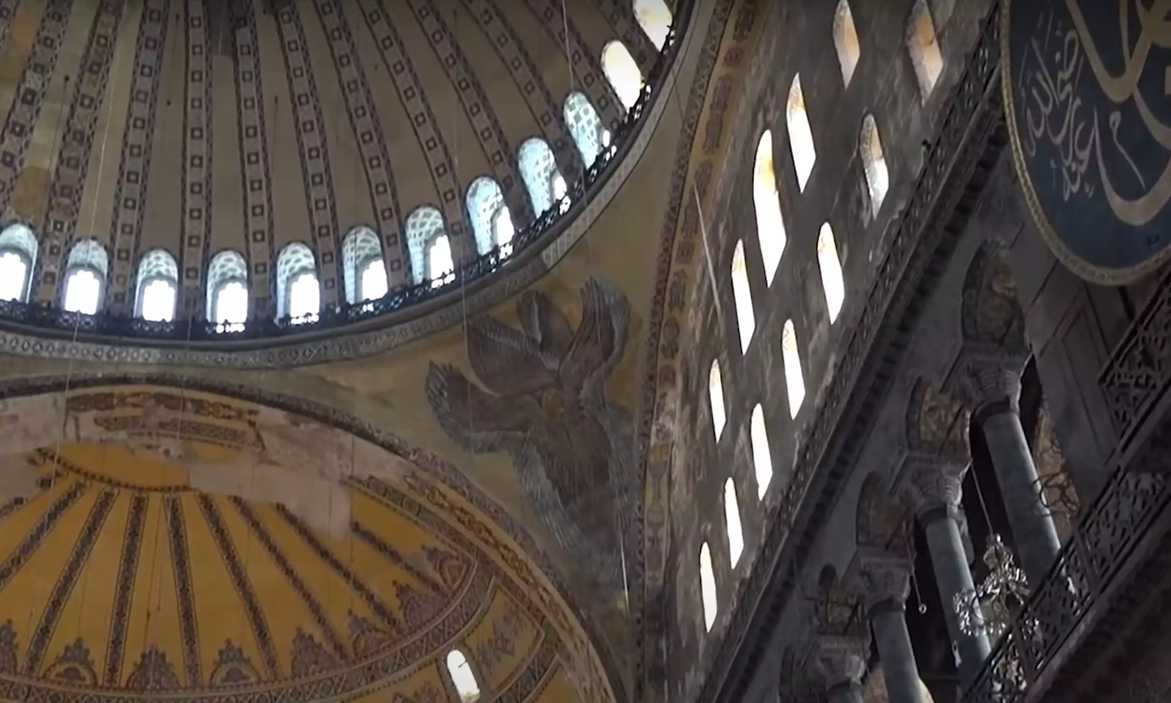 Hagia-Sophia's-interior:-a-tapestry-of-Byzantine-beauty
