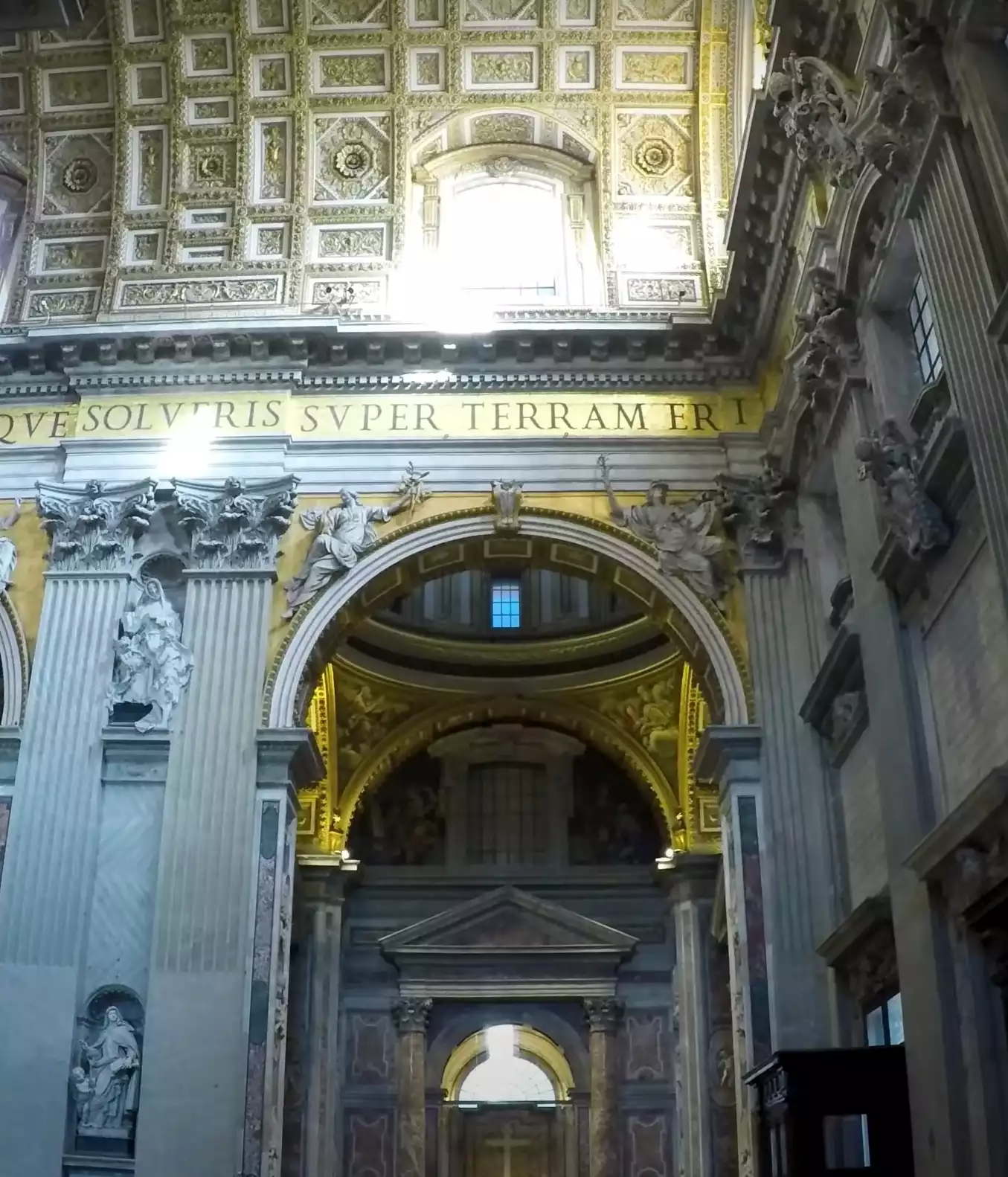 Inside-St.-Peter's-Basilica-artistic-grandeur