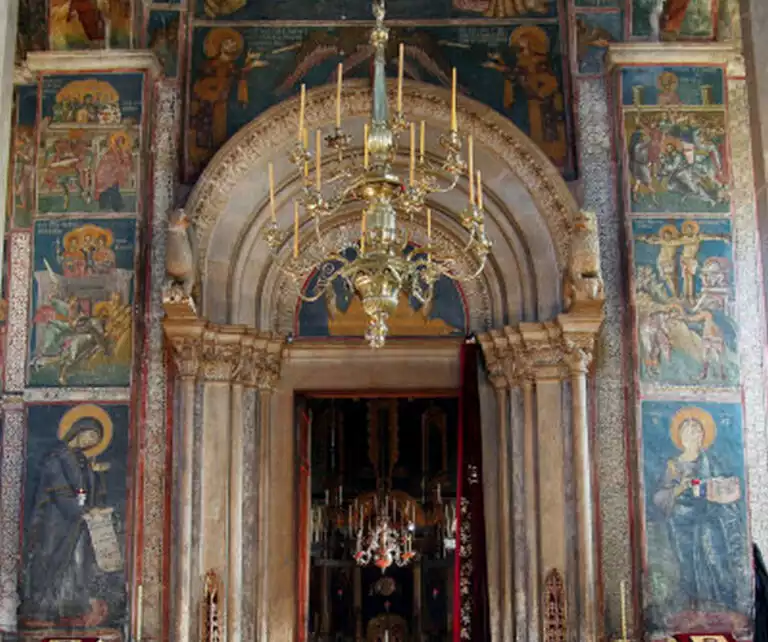 Stunning Dečani narthex view - church-encyclopedia